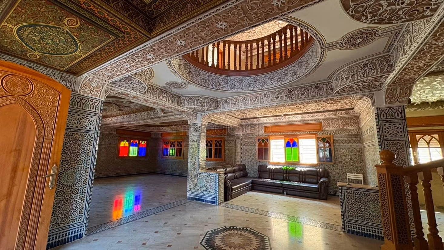 Vente de villa de luxe à Moujahidine. 4 chambres. Espaces verts, Balcon