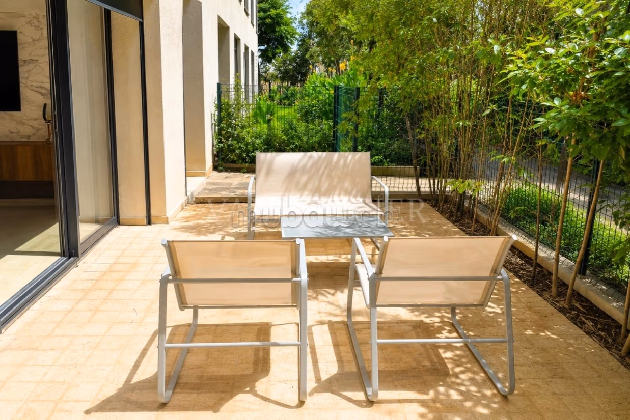 Location Superbe Rez de jardin 2chambres avec terrasses 
CFC, Casablanca