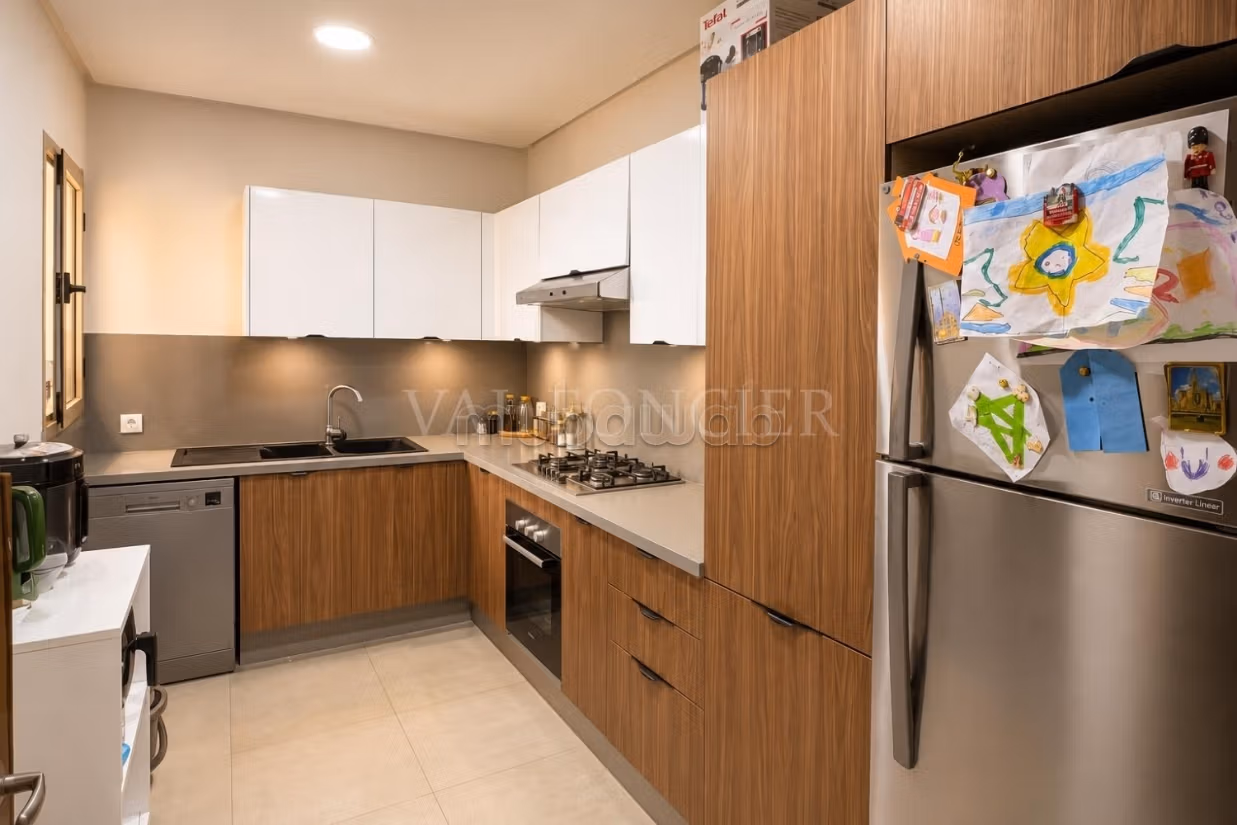 Vente Appartement 188m2 3chambres avec jardin privatif, 
Bouskoura
