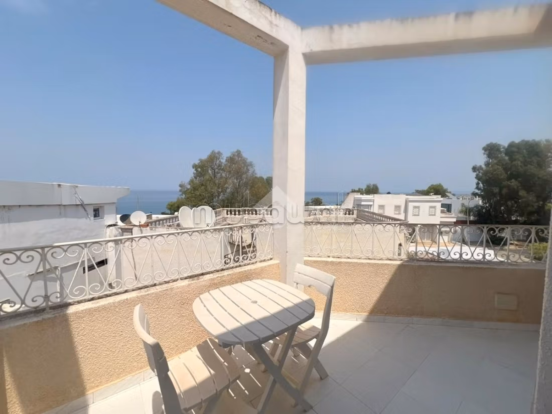 Piano di villa arredato con vista mare a La Marsa Corn