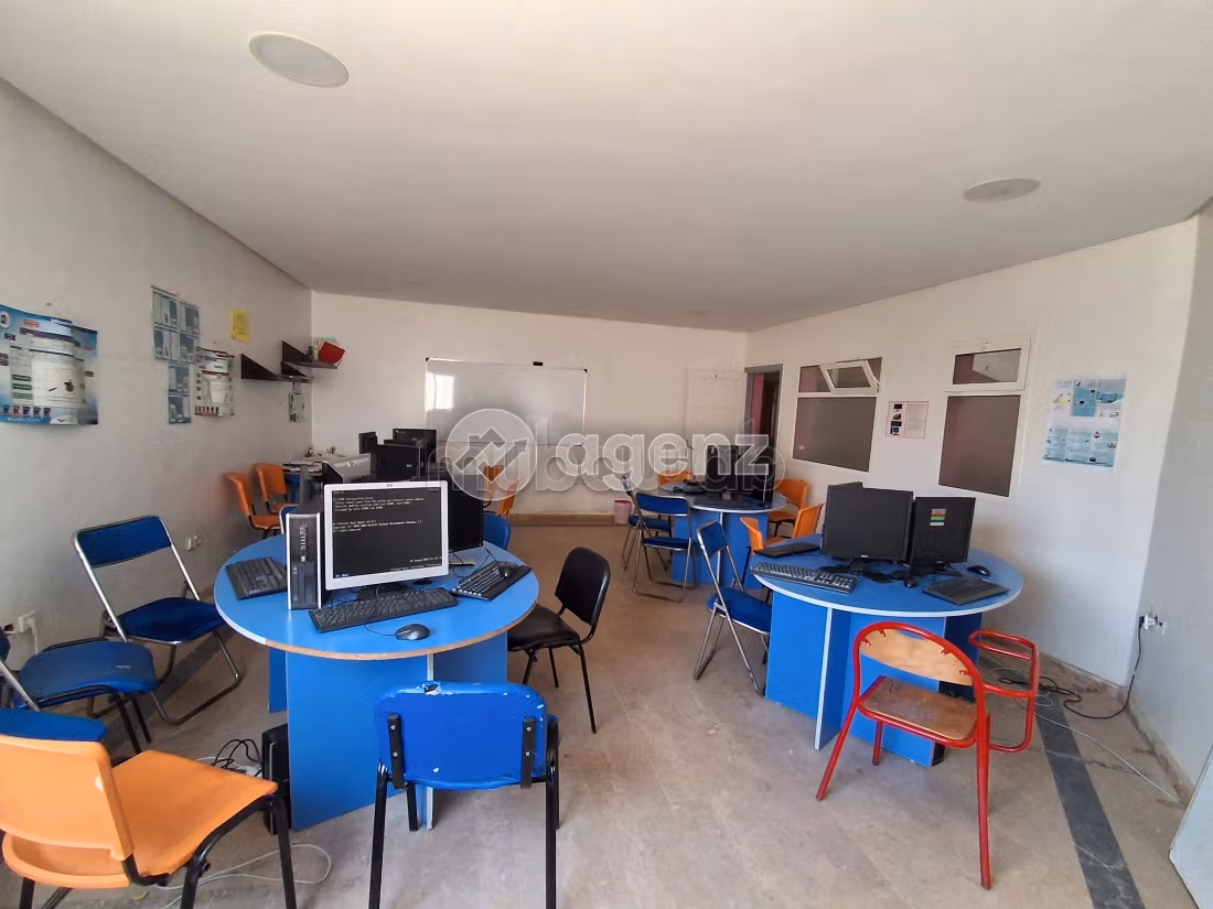 Comercio en venta 2 700 m² Magreb Al Arabi Skhirate Témara