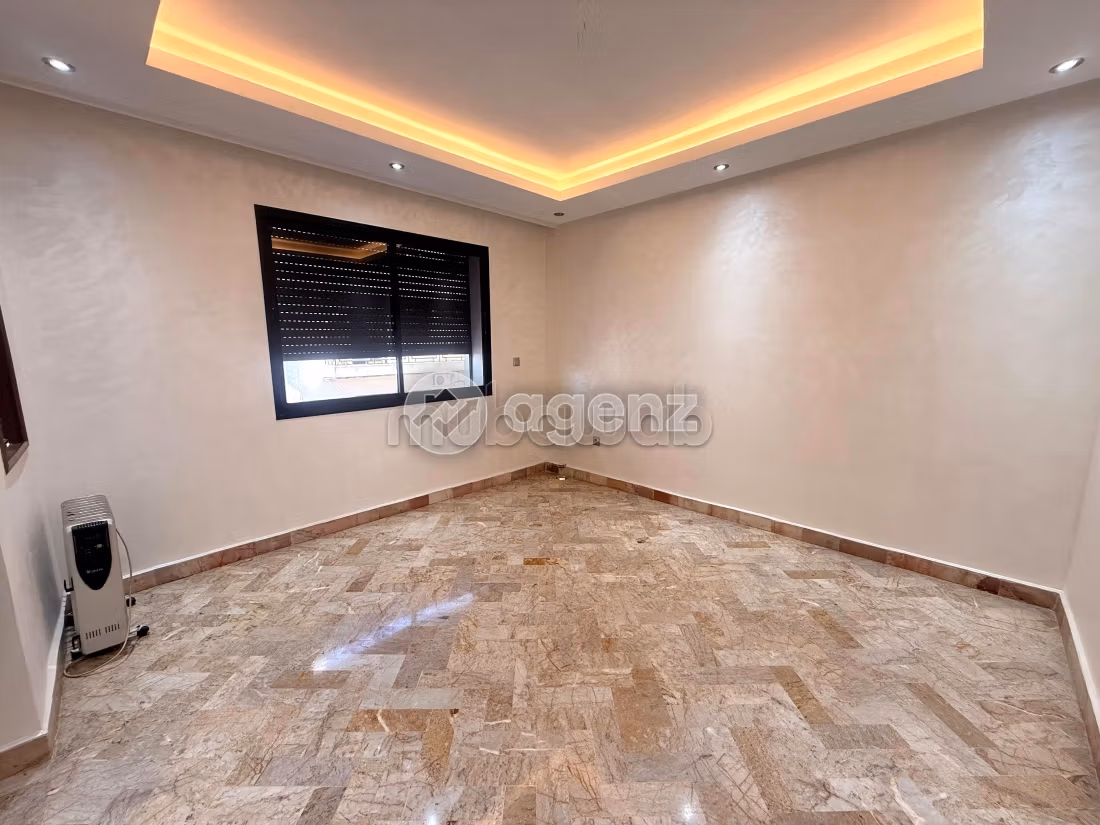 Appartement à vendre 106 m², 2 chambres Les Hôpitaux Casablanca