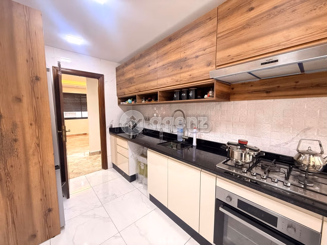 Appartement à vendre 106 m², 2 chambres Les Hôpitaux Casablanca