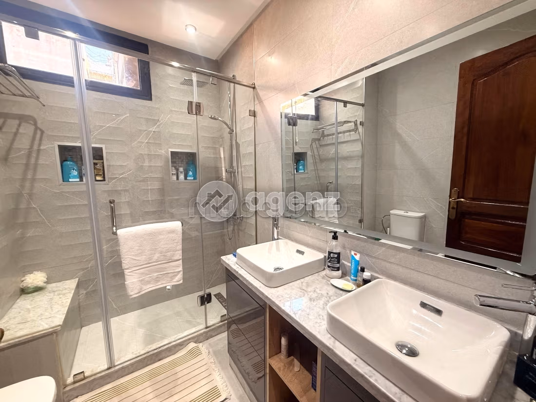 Appartement à vendre 106 m², 2 chambres Les Hôpitaux Casablanca