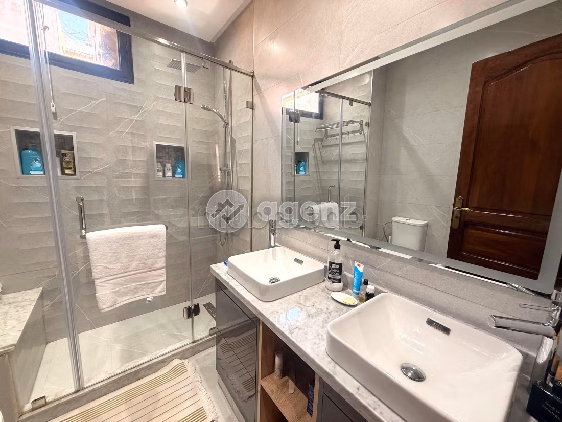 Appartement à vendre 106 m², 2 chambres Les Hôpitaux Casablanca