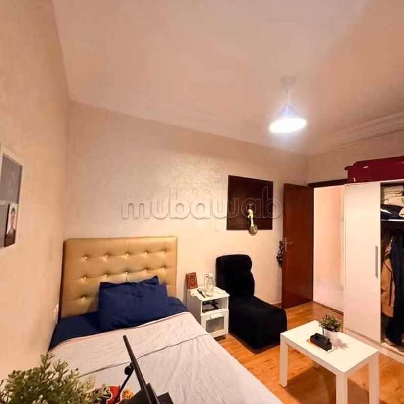 Appartement à Vendre de 193.0 m² à Casablanca, 
Hopitaux — 4