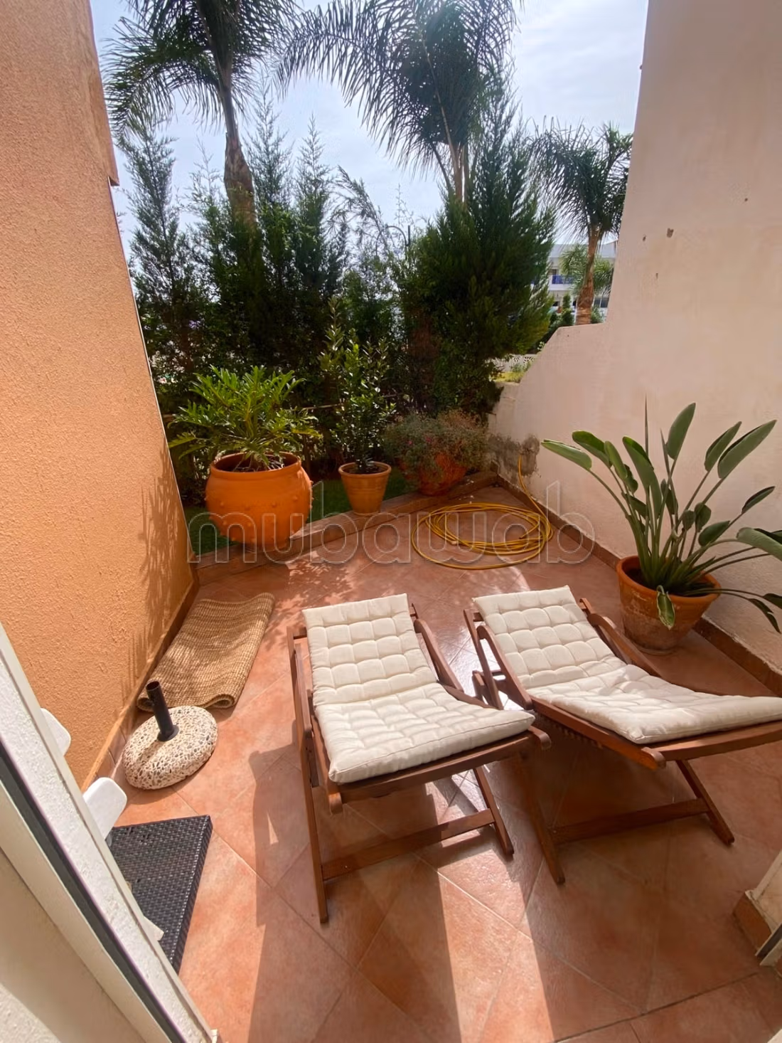 Te koop Gemeubileerd Appartement met Tuin Mansouria