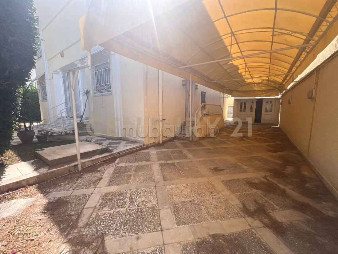 In affitto una villa S6 a Cité Les Pins