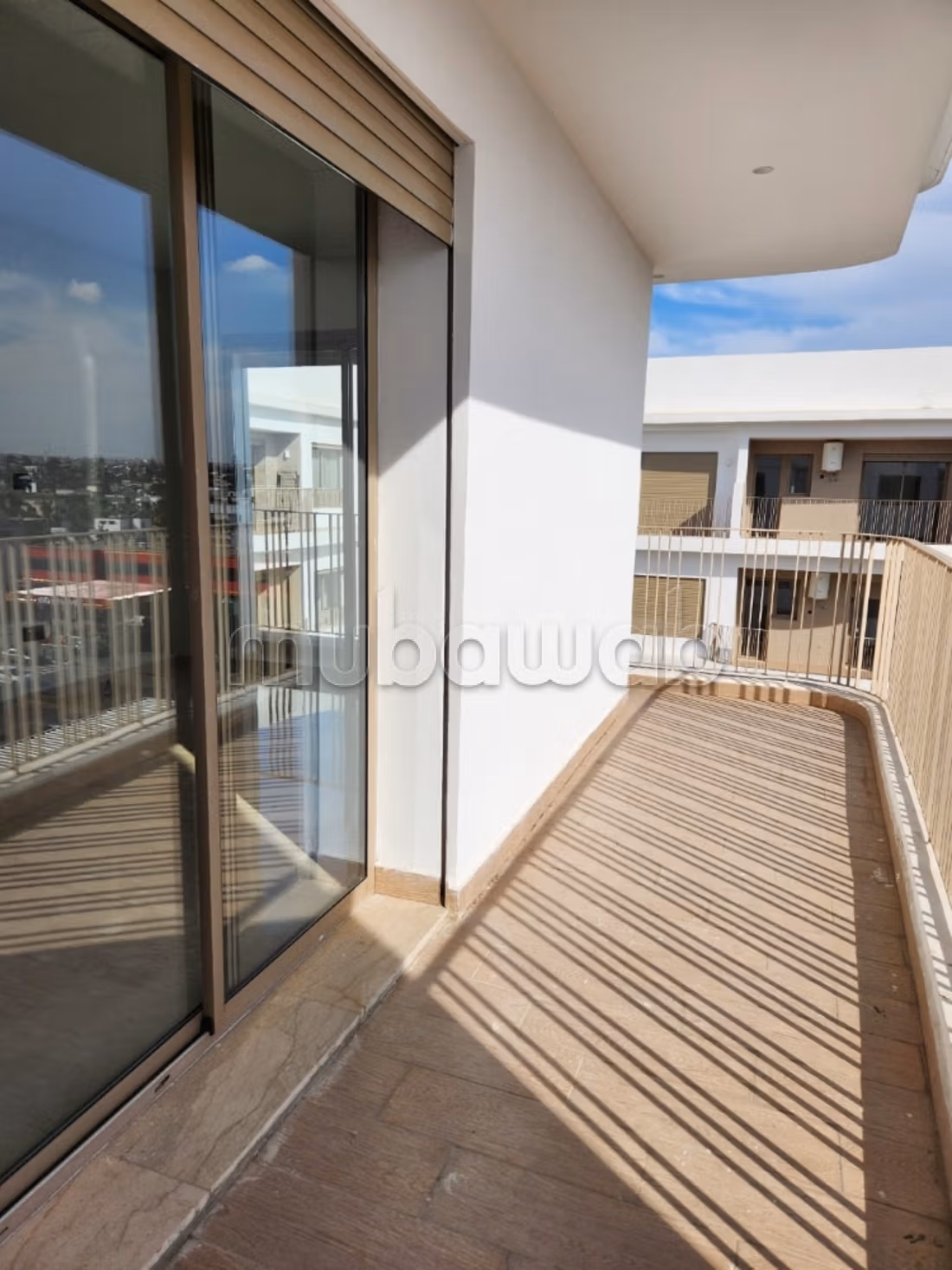 Studio vide Luxe 43m2 à Bd Taddart
Californie
