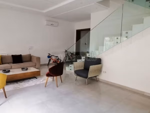 Bel duplex vuoto con giardino a La Marsa