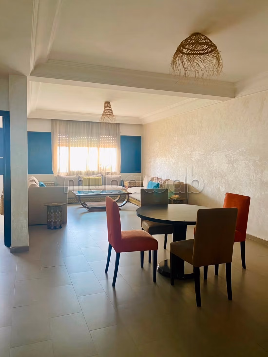 Californie appartement 2 chambres meublé 2 eme étage sans ascenseur