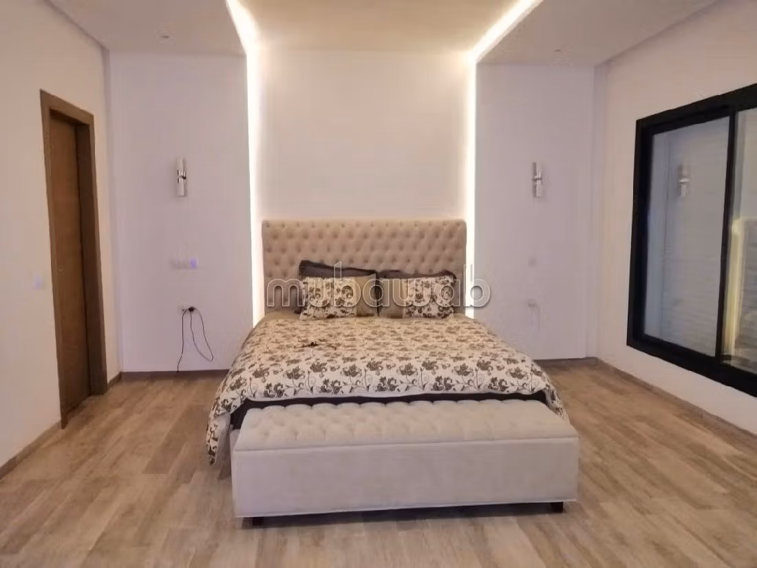 Beautiful empty duplex with garden in La Marsa