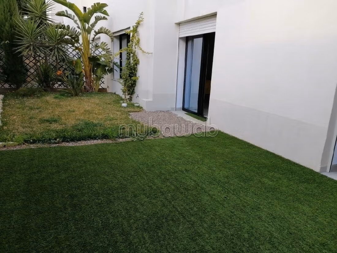 Beautiful empty duplex with garden in La Marsa