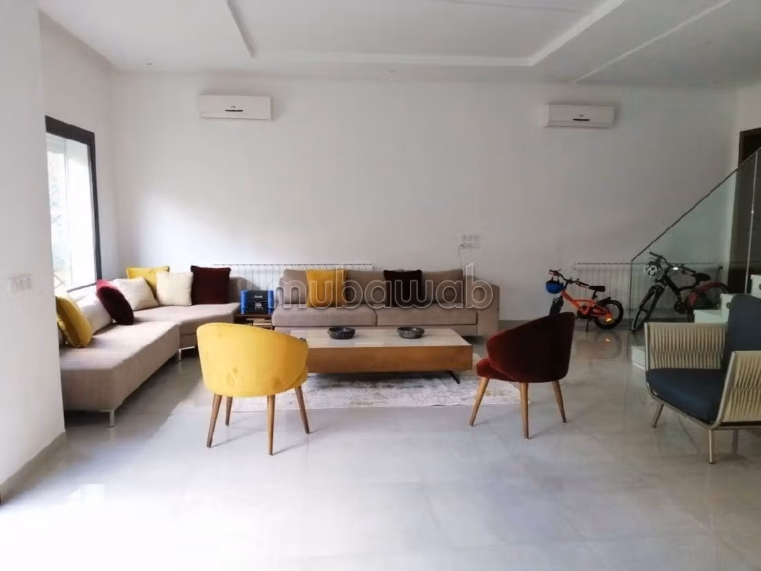 Beautiful empty duplex with garden in La Marsa