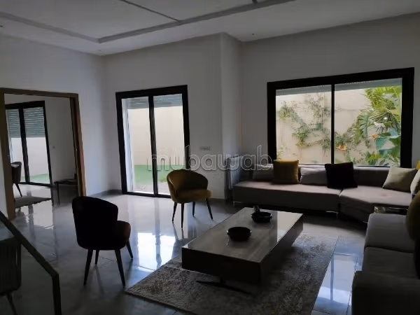 Beautiful empty duplex with garden in La Marsa