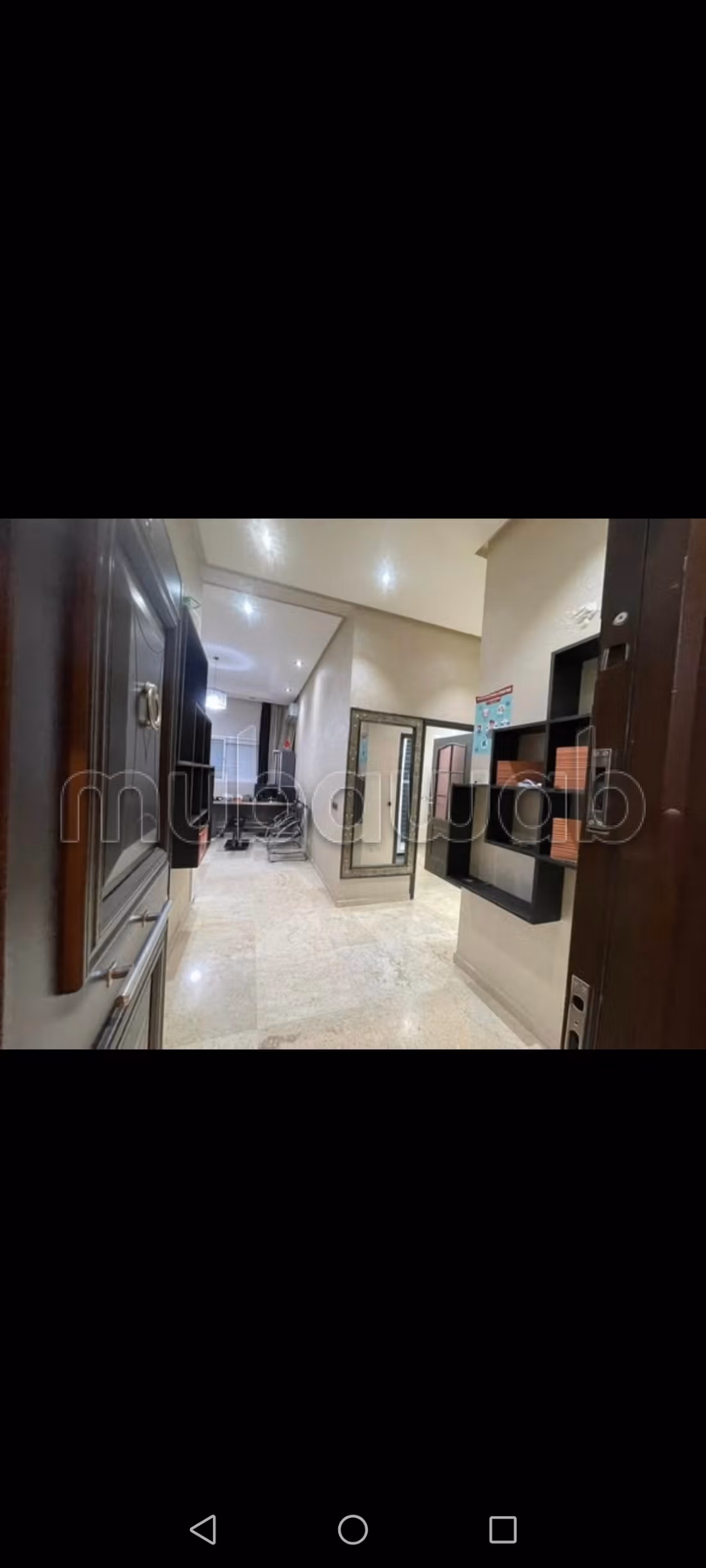 Bel appartement à vendre à Hivernage. 
3 grandes pièces. 
Ascenseur et garage — 4