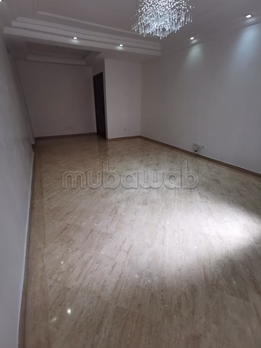 Louez cet appartement à Maârif.
Superficie 92 m².
Ascenseur et terrasse — 2