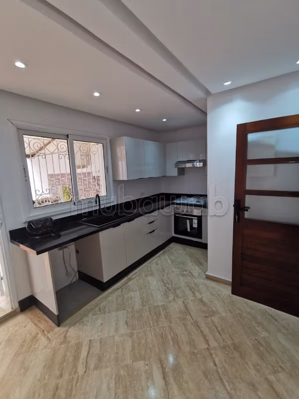 Louez cet appartement à Maârif.
Superficie 92 m².
Ascenseur et terrasse