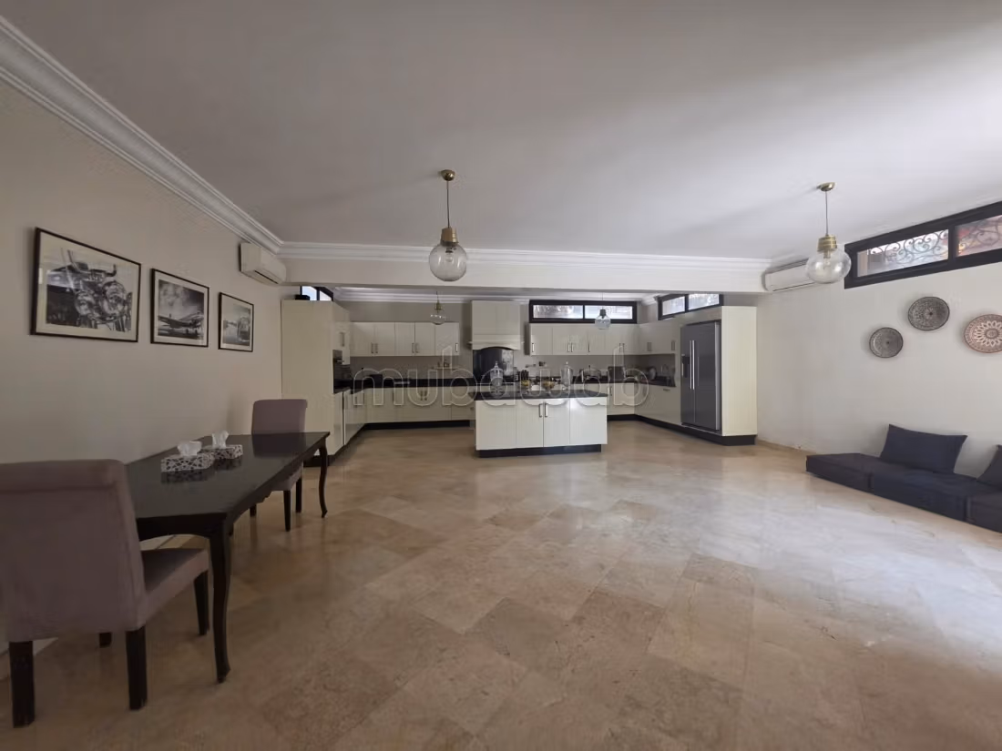 Magnifica villa arredata in affitto a Targa - 1200 m²