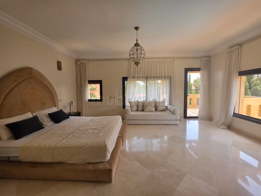 Magnifica villa arredata in affitto a Targa - 1200 m²