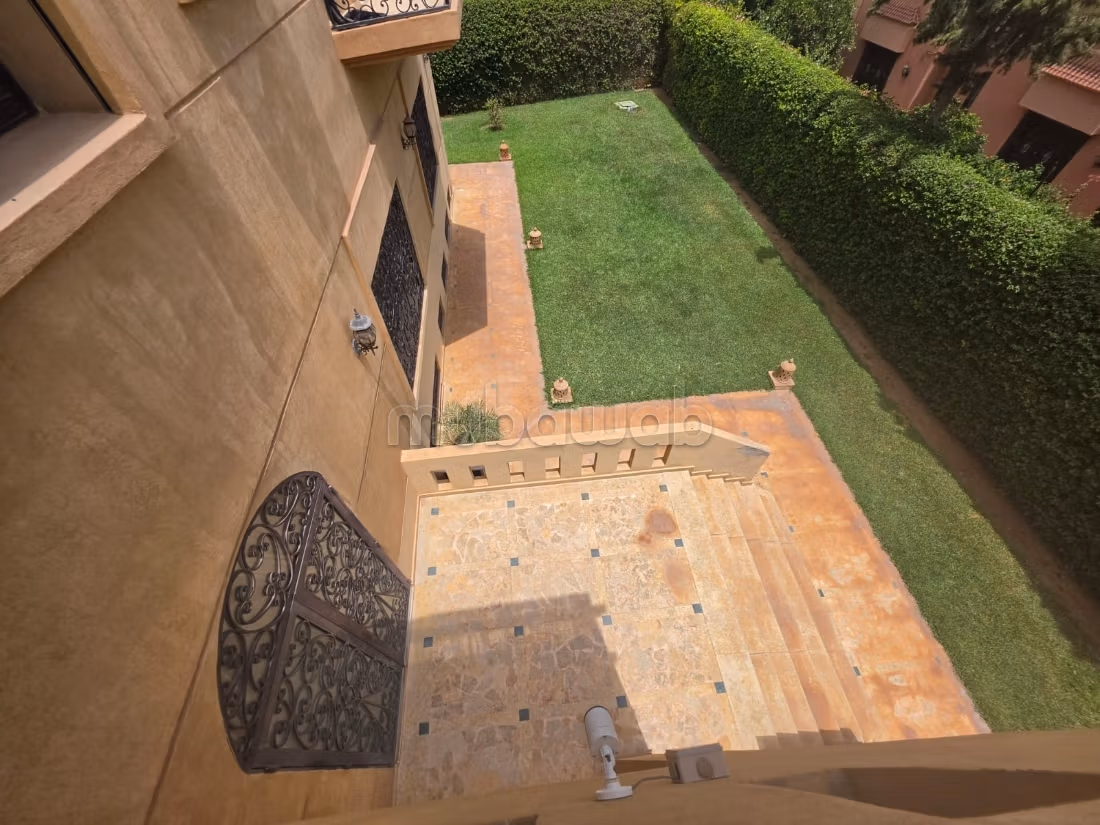 Magnifica villa arredata in affitto a Targa - 1200 m²