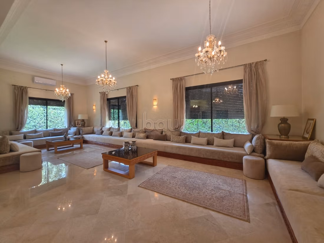 Magnifica villa arredata in affitto a Targa - 1200 m²