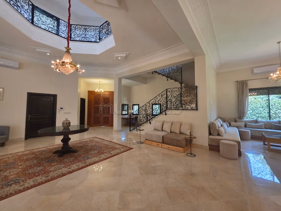 Magnifica villa arredata in affitto a Targa - 1200 m²