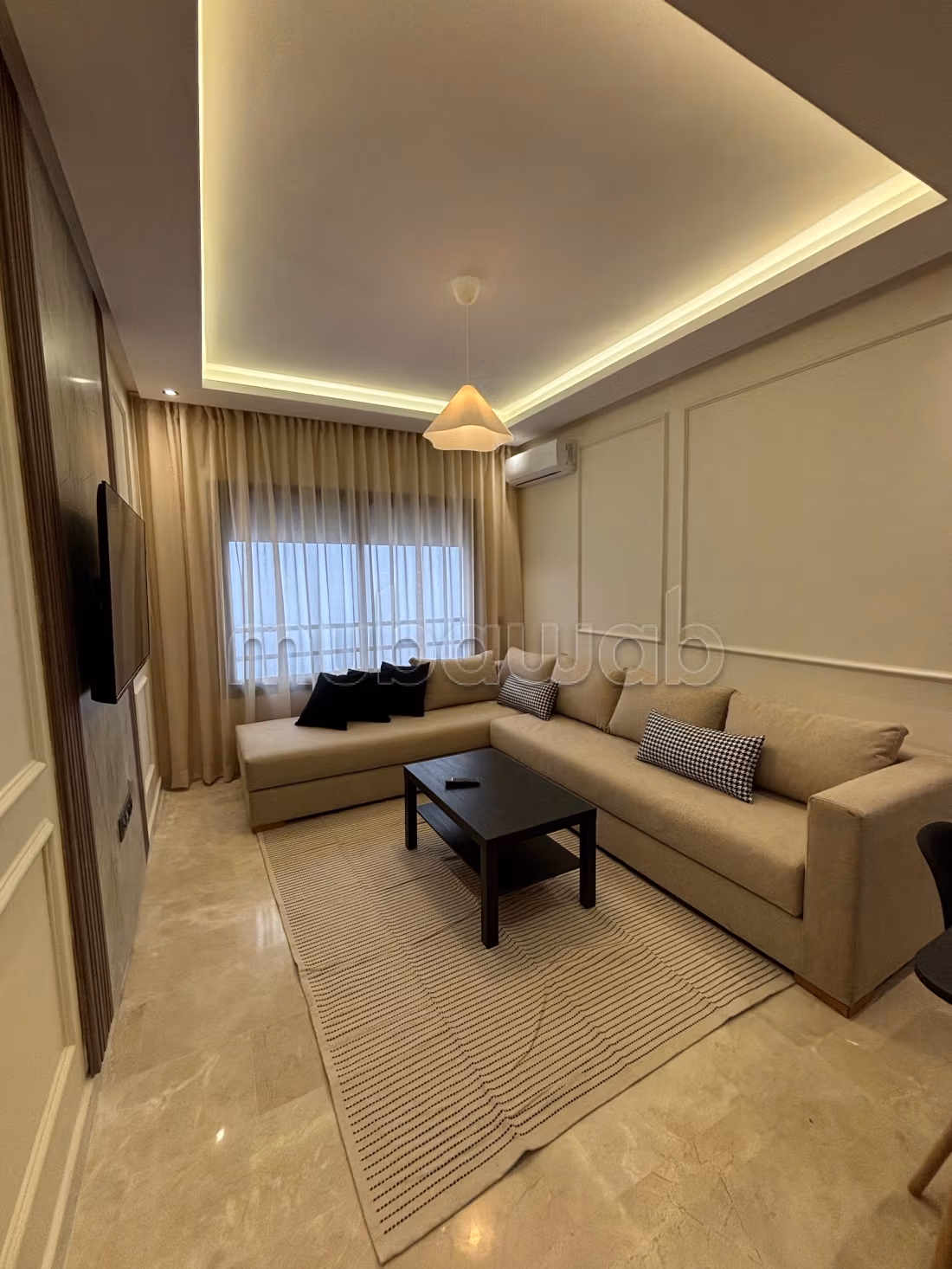 Appartement à louer à Les Hôpitaux.
2 pièces.
Meublé — 2