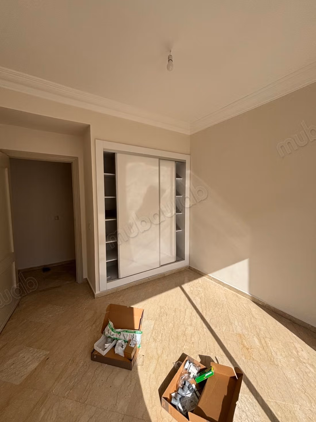 Rental of an apartment in Racine. 2 comfortable rooms. Beautiful terrace and garden