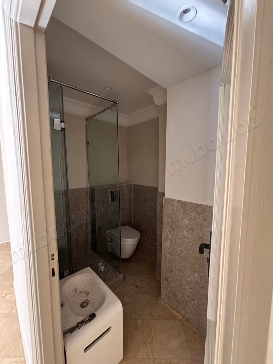 Rental of an apartment in Racine. 2 comfortable rooms. Beautiful terrace and garden
