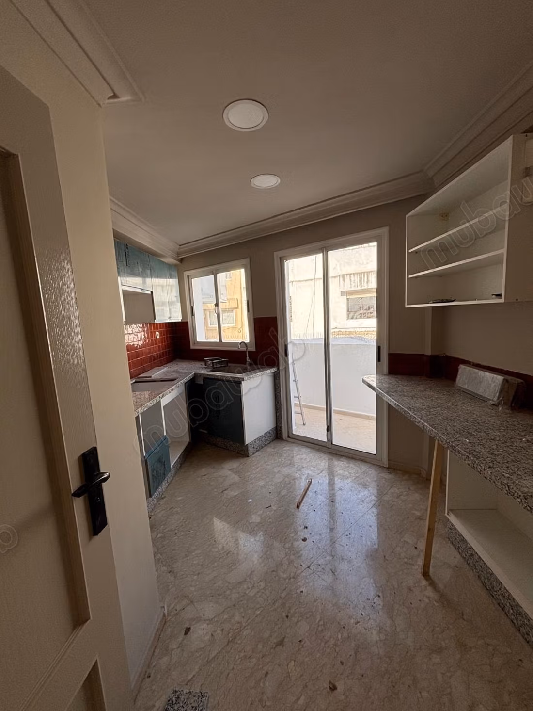 Rental of an apartment in Racine. 2 comfortable rooms. Beautiful terrace and garden