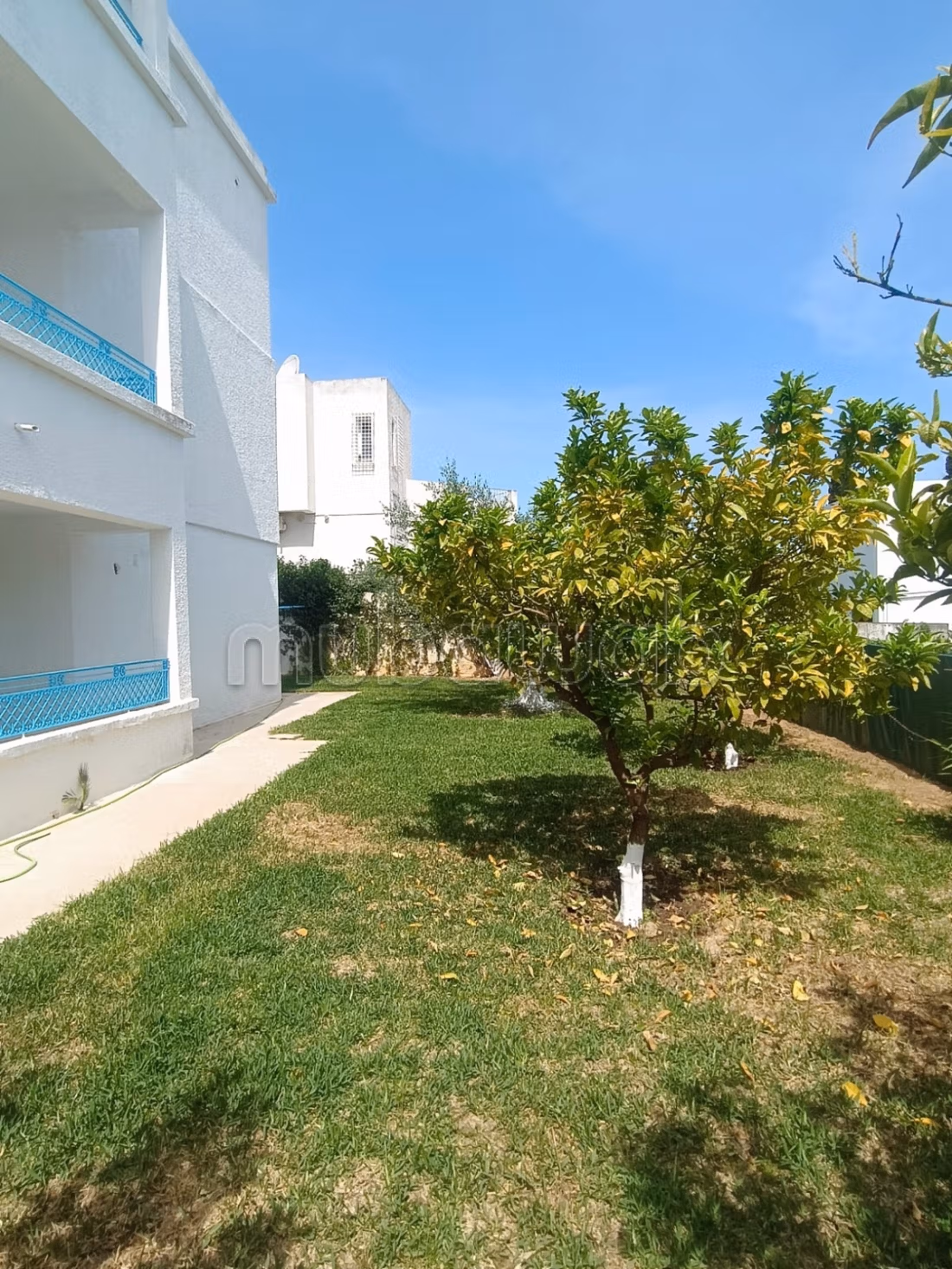 In Vendita Villa 3 Livelli Separati 697m² El Menzah 7