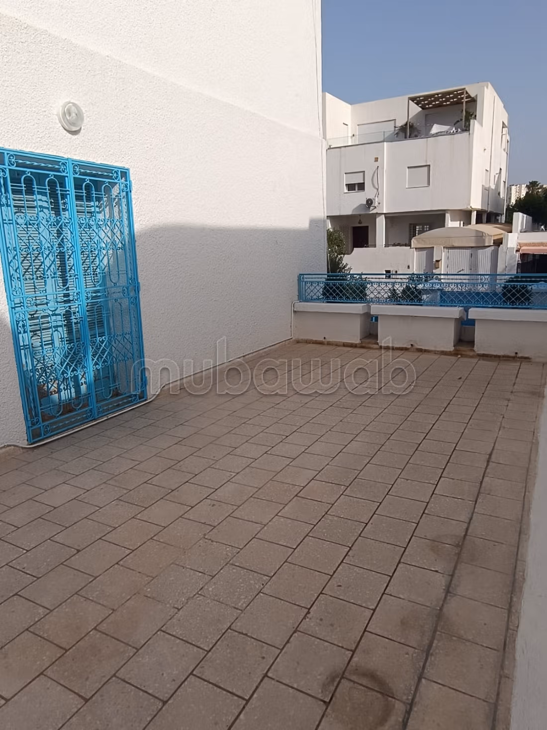 In Vendita Villa 3 Livelli Separati 697m² El Menzah 7