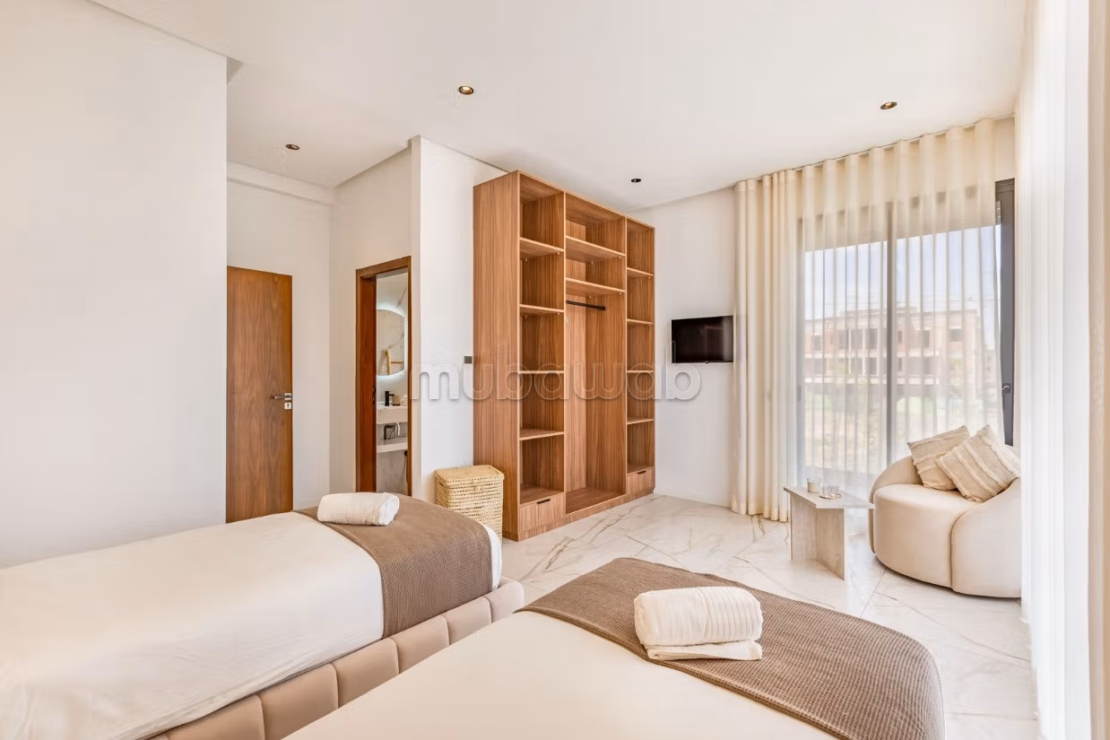 Long-term rental contemporary villa km 9