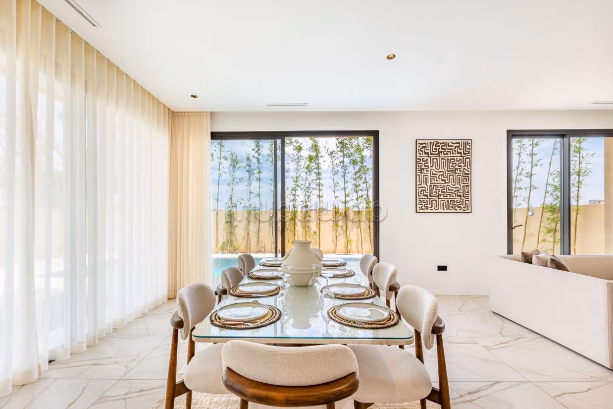 Long-term rental contemporary villa km 9