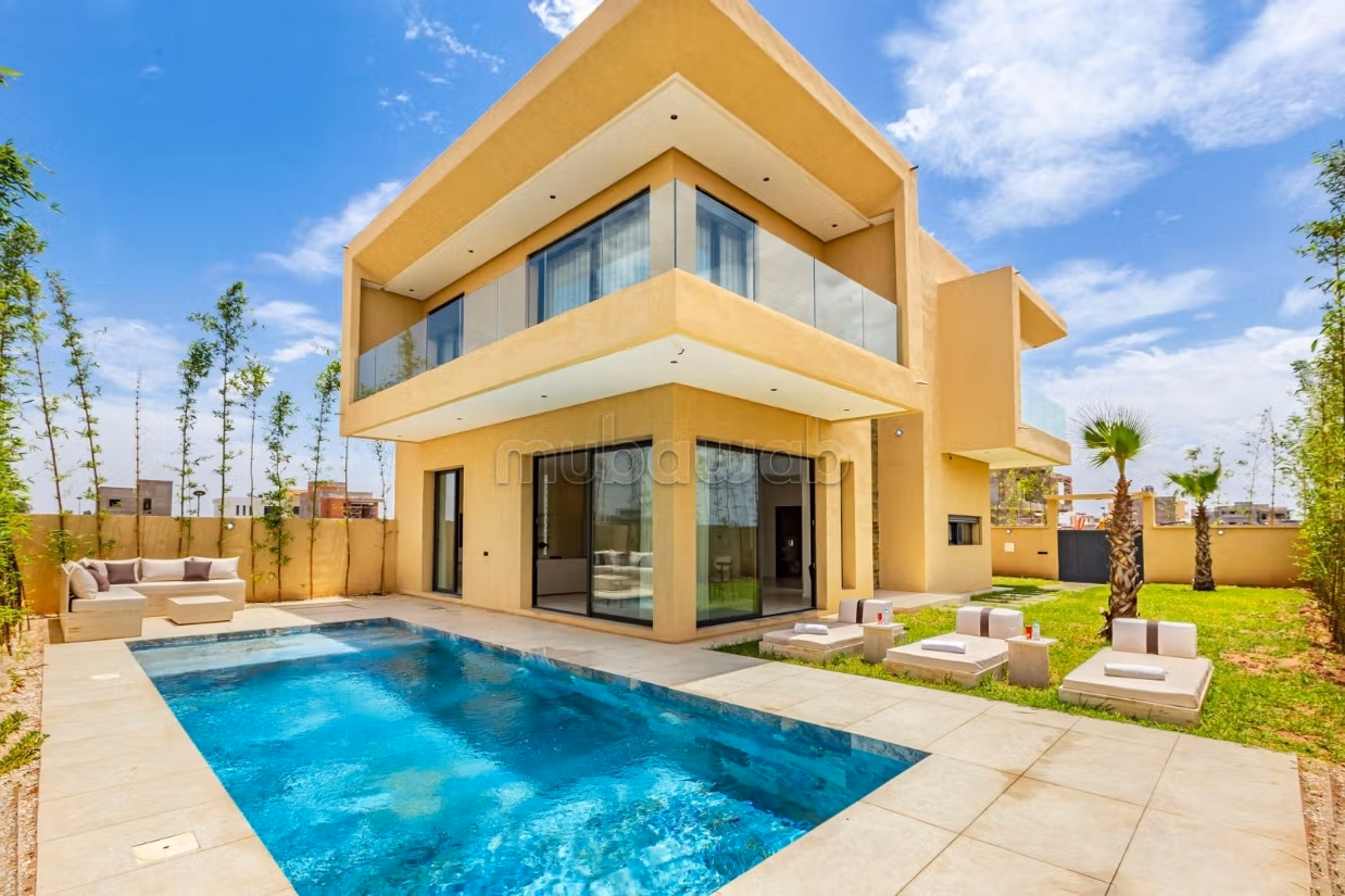 Long-term rental contemporary villa km 9