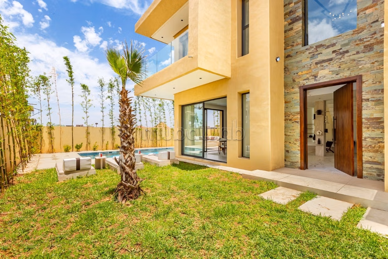Long-term rental contemporary villa km 9