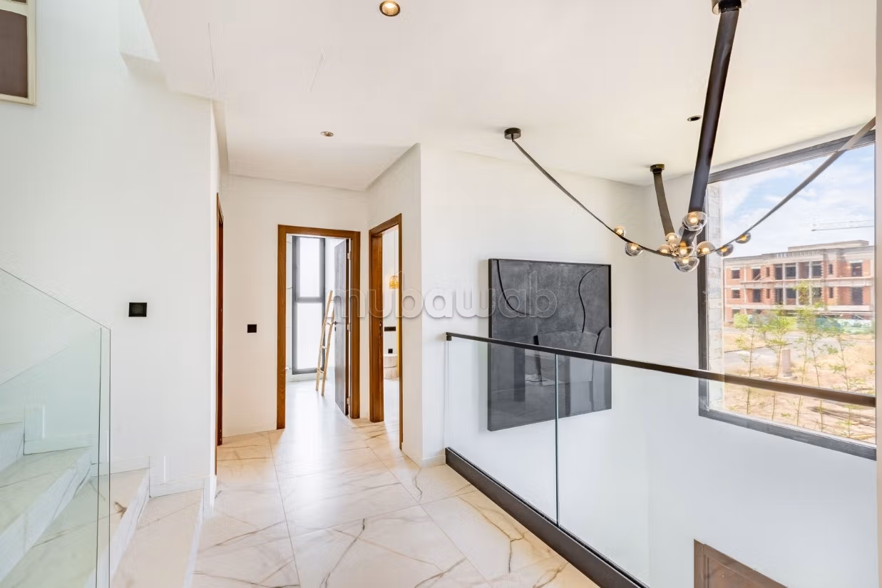 Long-term rental contemporary villa km 9