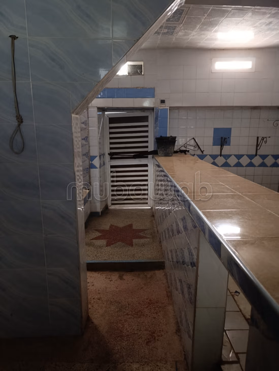 Hammam avec puit, ma3sara moderne, maisons, magasins à l'achat à Demnate.
Surface de 500 m²