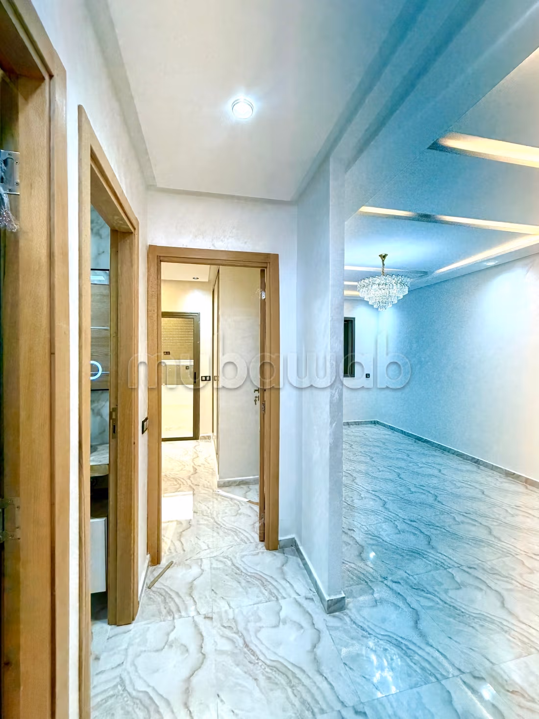 Appartement à vendre à Bouznika. 
Surface totale 54 m². 
Porte blindée et système de double vitrage — 5