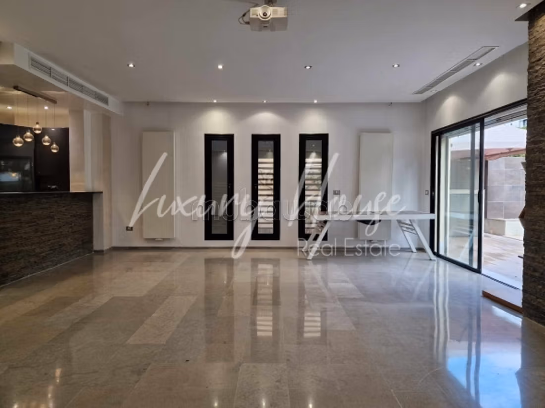 Duplex di lusso S3 con piscina e giardini a Soukra