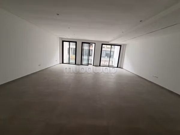 Kantoorverhuur in Oasis. Oppervlakte 60 m². Inbraakwerende deur, beveiliging