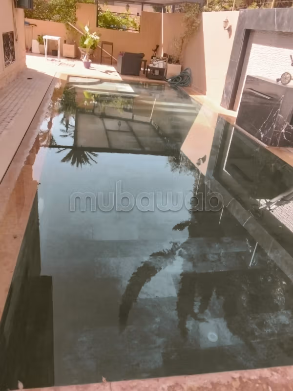 Villa en venta en Targa – 400 m² con piscina