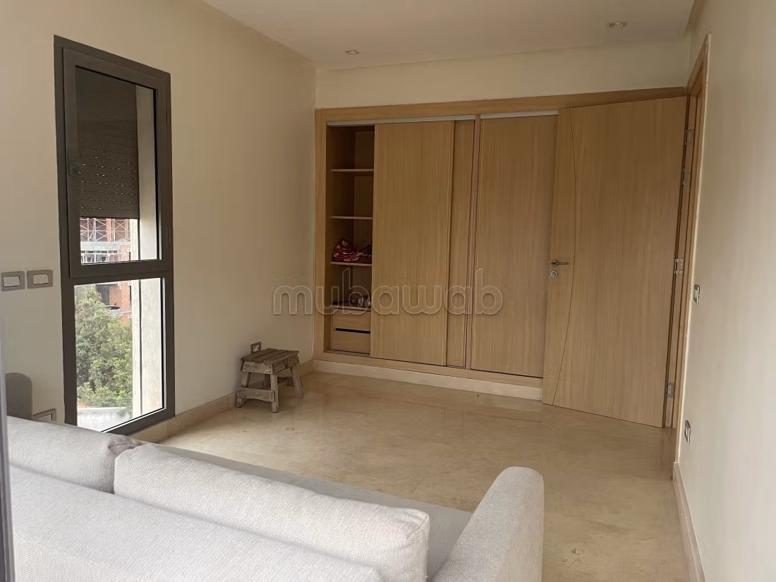 Superbe appartement meublé de 87 m² 
2 terrasses — 6