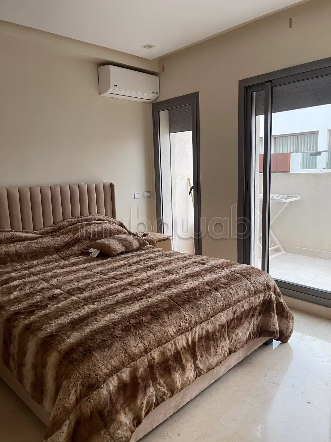 Superbe appartement meublé de 87 m² 
2 terrasses — 4