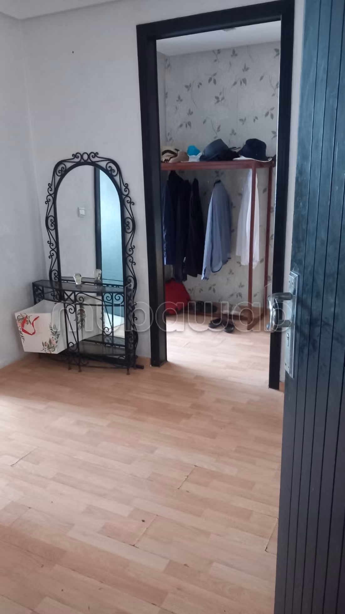 Bell'appartamento in vendita a Harhoura. 3 stanze stupende. Arredato
