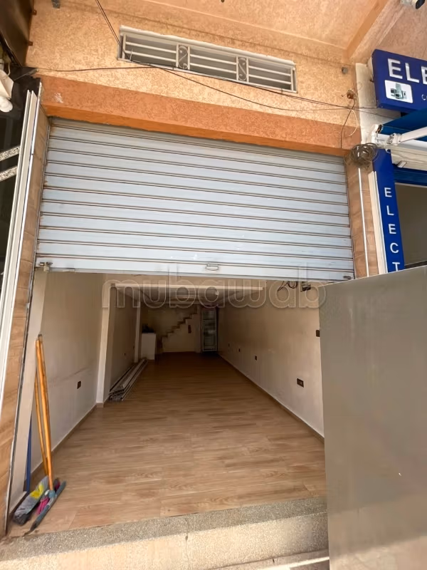 Local comercial a la venta en Marjane. Superficie 27 m². Residencia segura