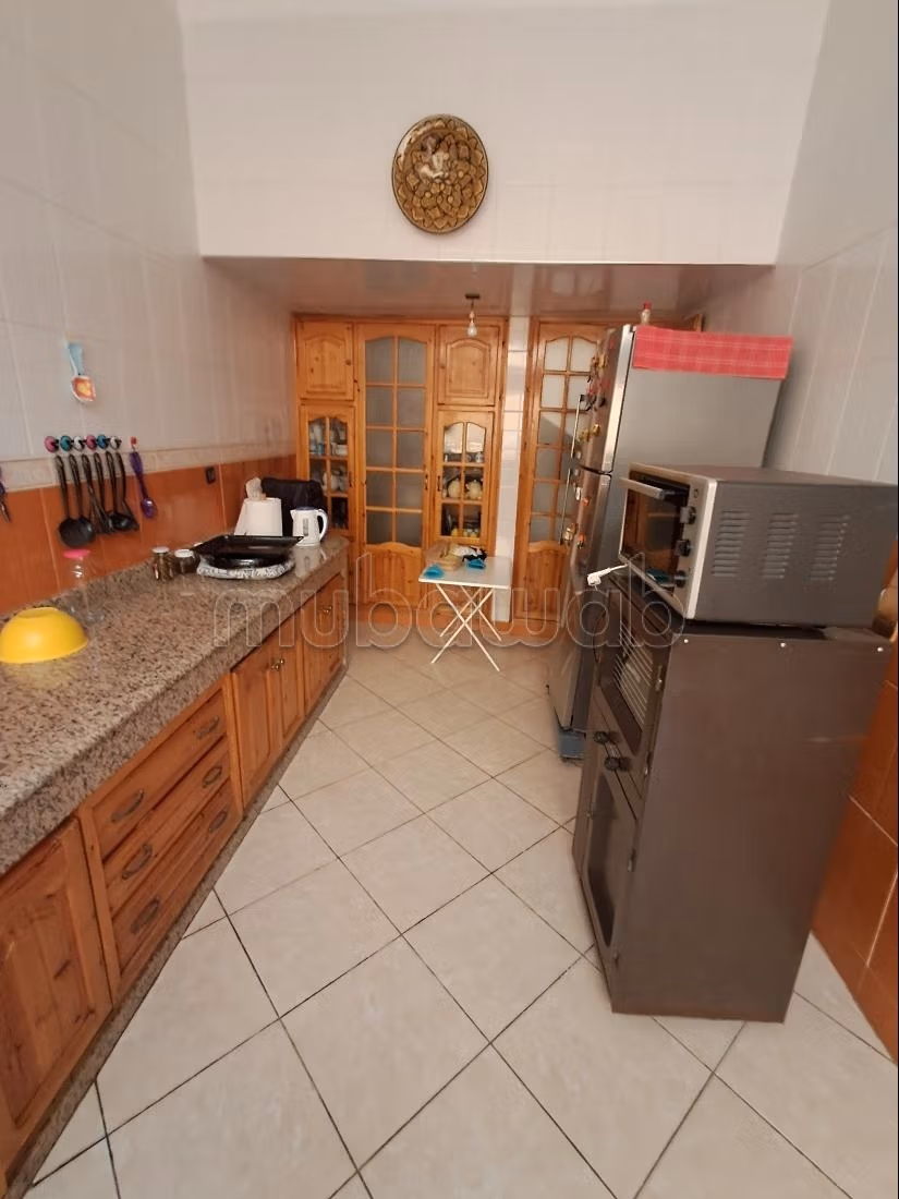 Huis te koop in Khouribga. 5 mooie slaapkamers. Groot terras