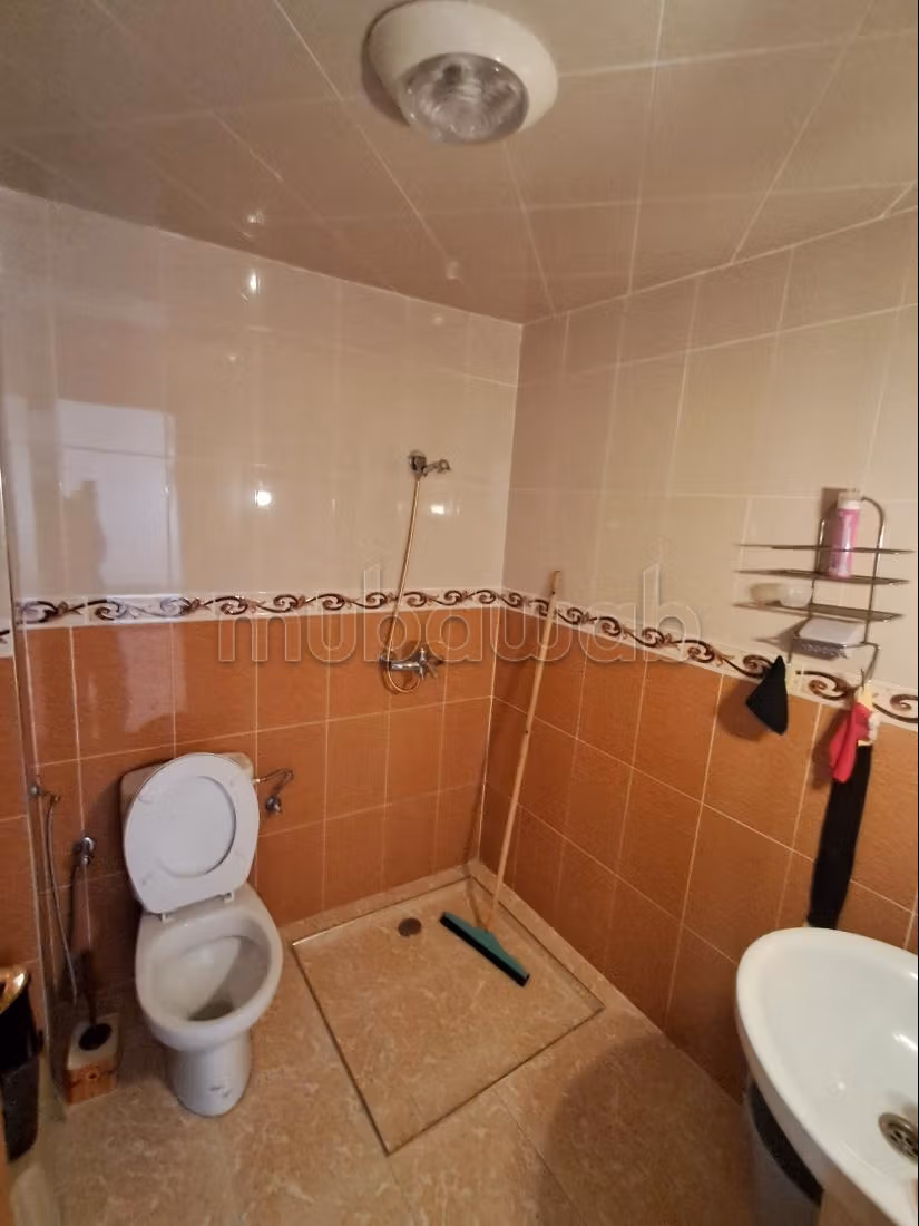 Huis te koop in Khouribga. 5 mooie slaapkamers. Groot terras