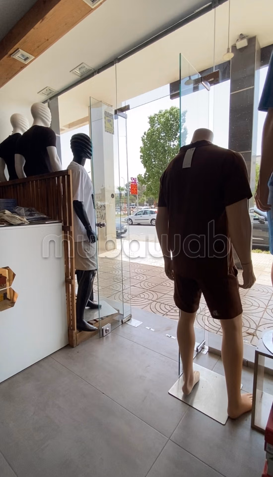 Oficinas y tiendas en venta en Had Soualem. Superficie total de 90 m². Residencia securizada